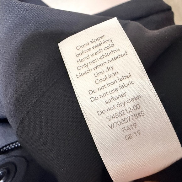 Athleta Interstellar Tight Black Activewear Pants Size 8 Travel Commute Athletic - Picture 12 of 12